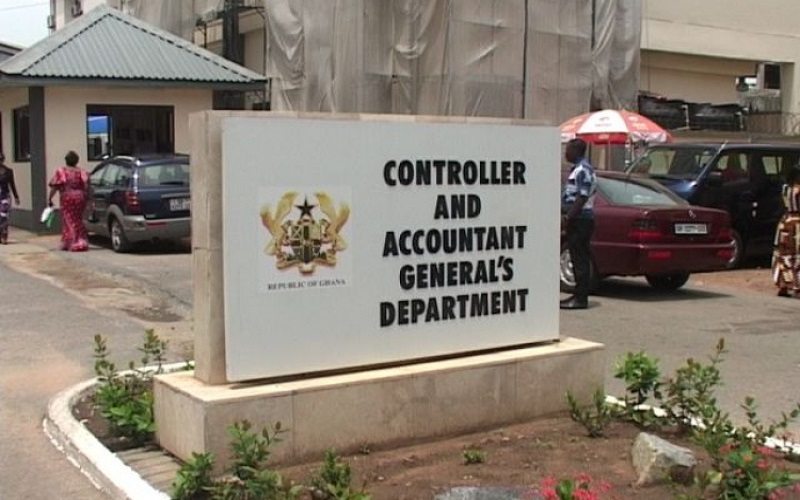 Controller Withholds January Salaries of 2,563 Government Workers